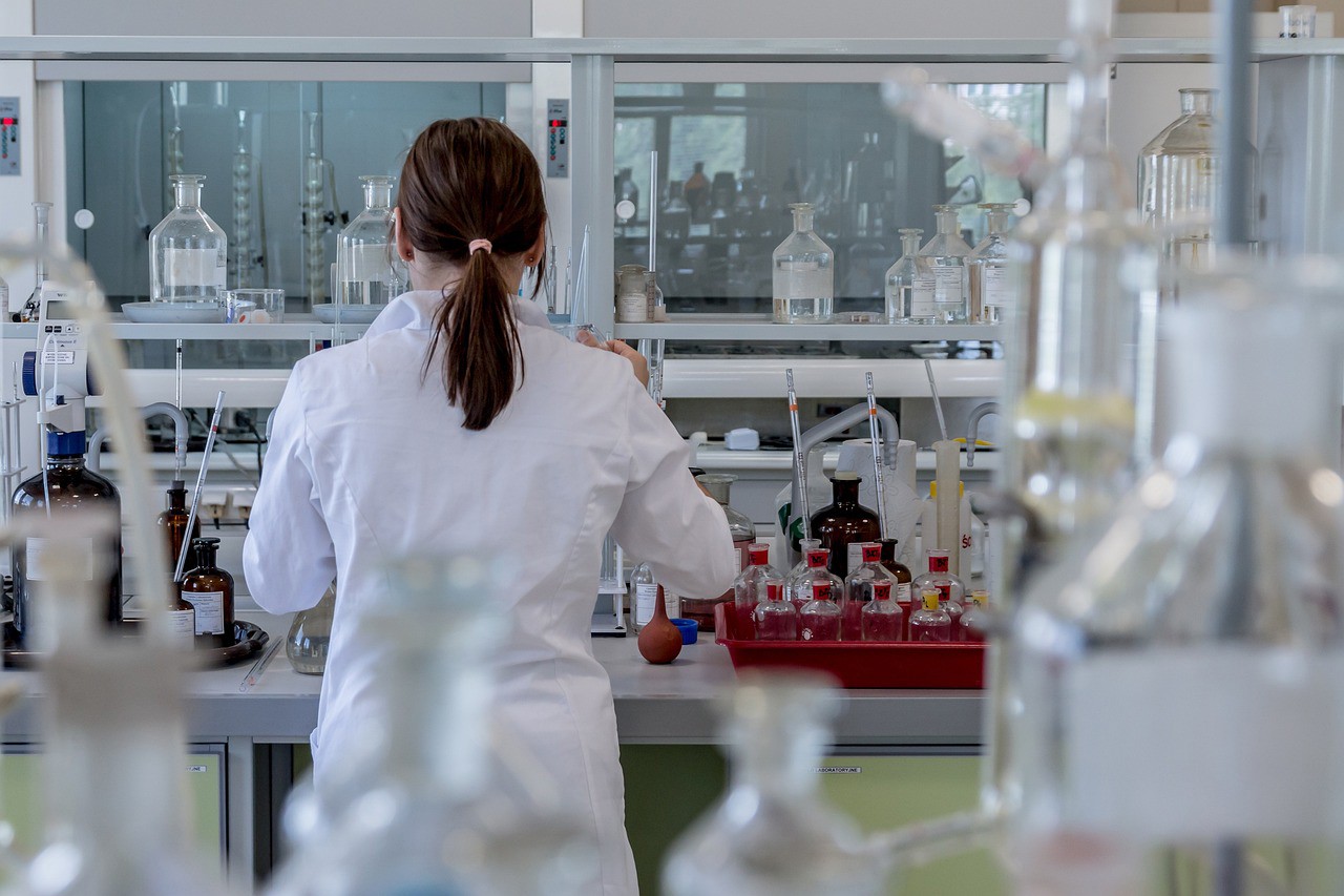Person working in a wet lab
