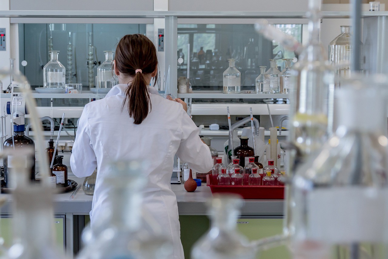 Person working in a wet lab